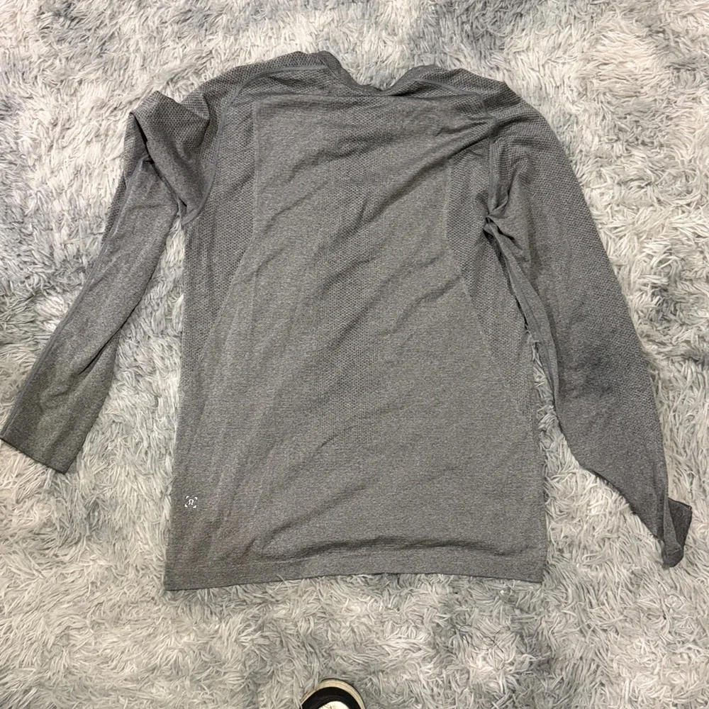 Lululemon shirt small used long sleeve gray